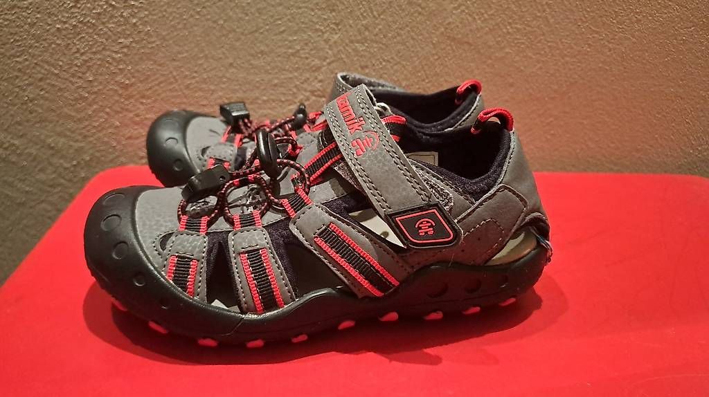 Kamik Schuhe für Jungen: Kamik Sandalen Gr.30 – Neu (gemäss Beschreibung) aus Oberrieden von Raja011