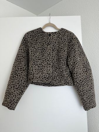 Jacke mit Leoprint