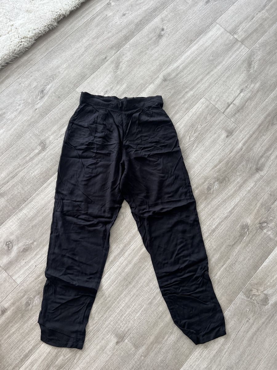 H&M Pantalons: Luftige Hose – D'occasion à Schafisheim par inf_5dtw