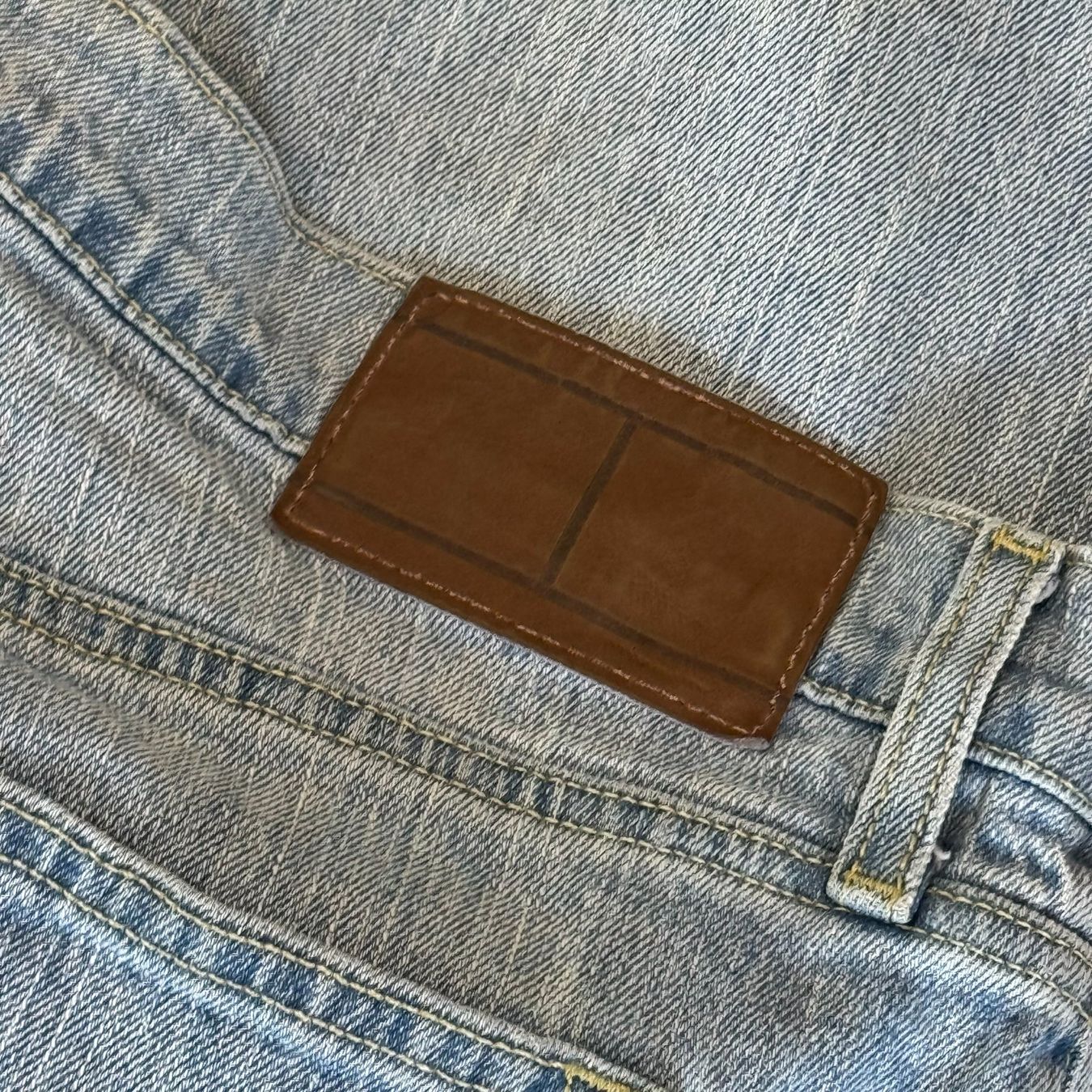 Tommy Hilfiger Jeans: Tommy Hilfiger blue straight leg jeans – Usato da St. Gallen venduto da sourced_limited 5