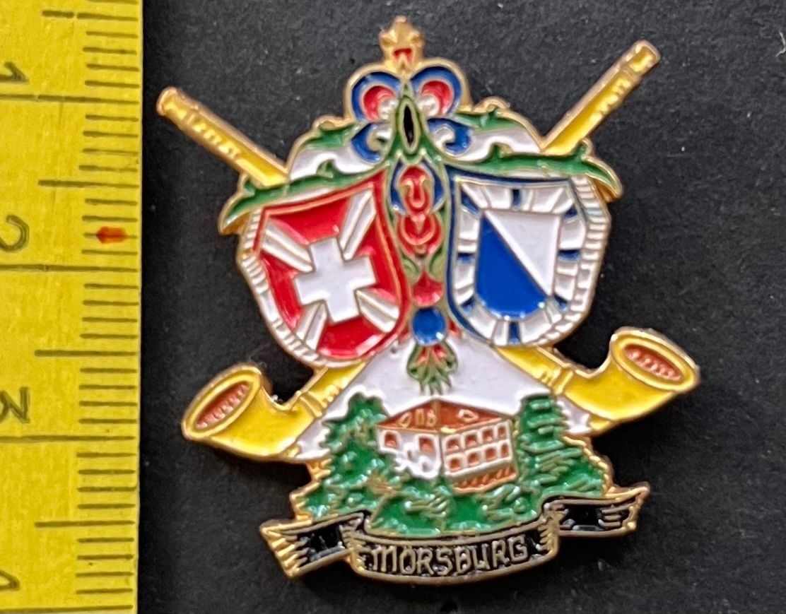 Swiss Placchette & Badge: Mörsburg ZH, Wappen, Alphörner, Pin – Usato da Ostermundigen venduto da DaxKarten-75