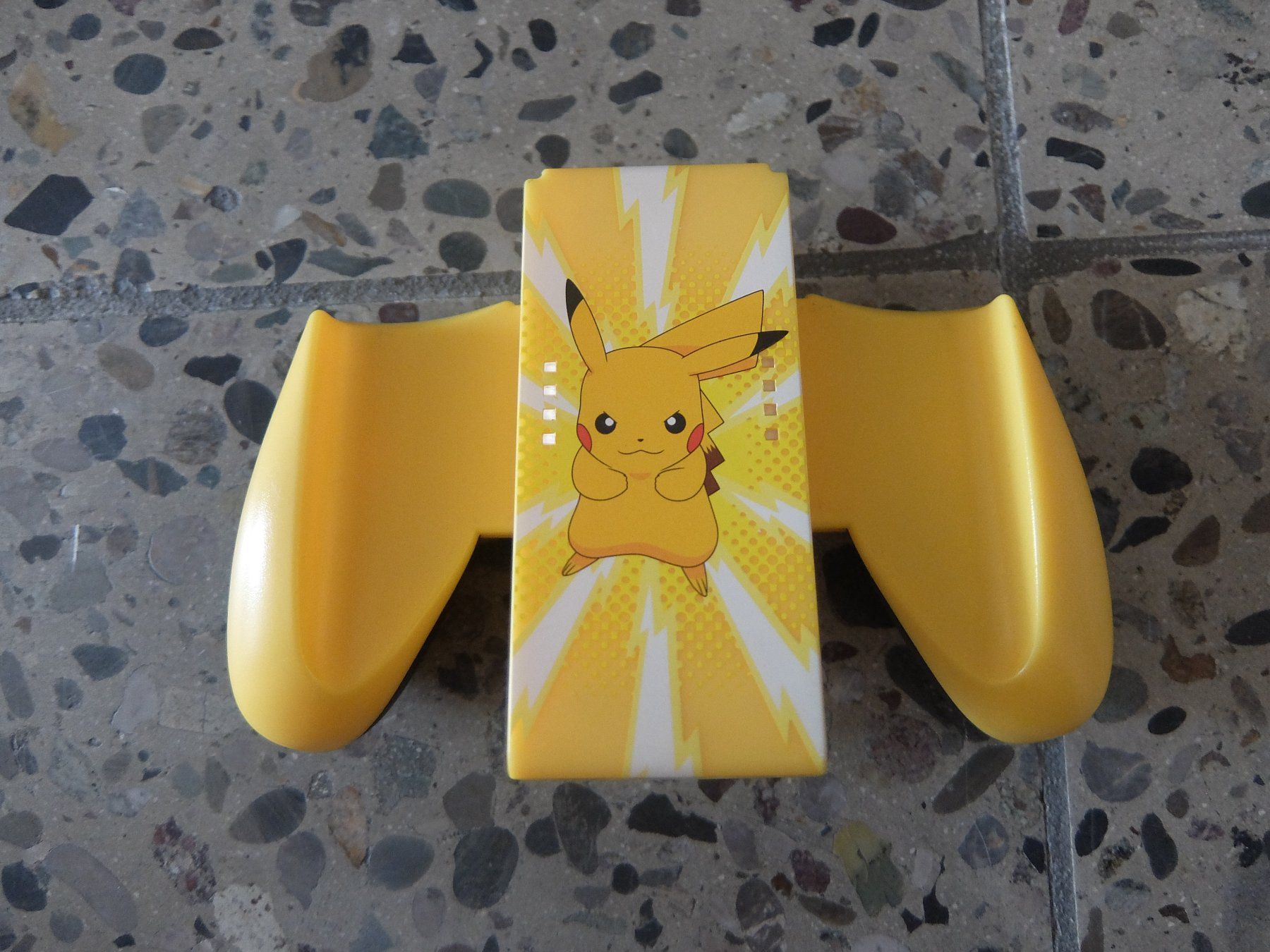 Nintendo Manettes: Pokémon Edition Nintendo Switch Controller Set – D'occasion à Basel par Elektronik_Markt 2