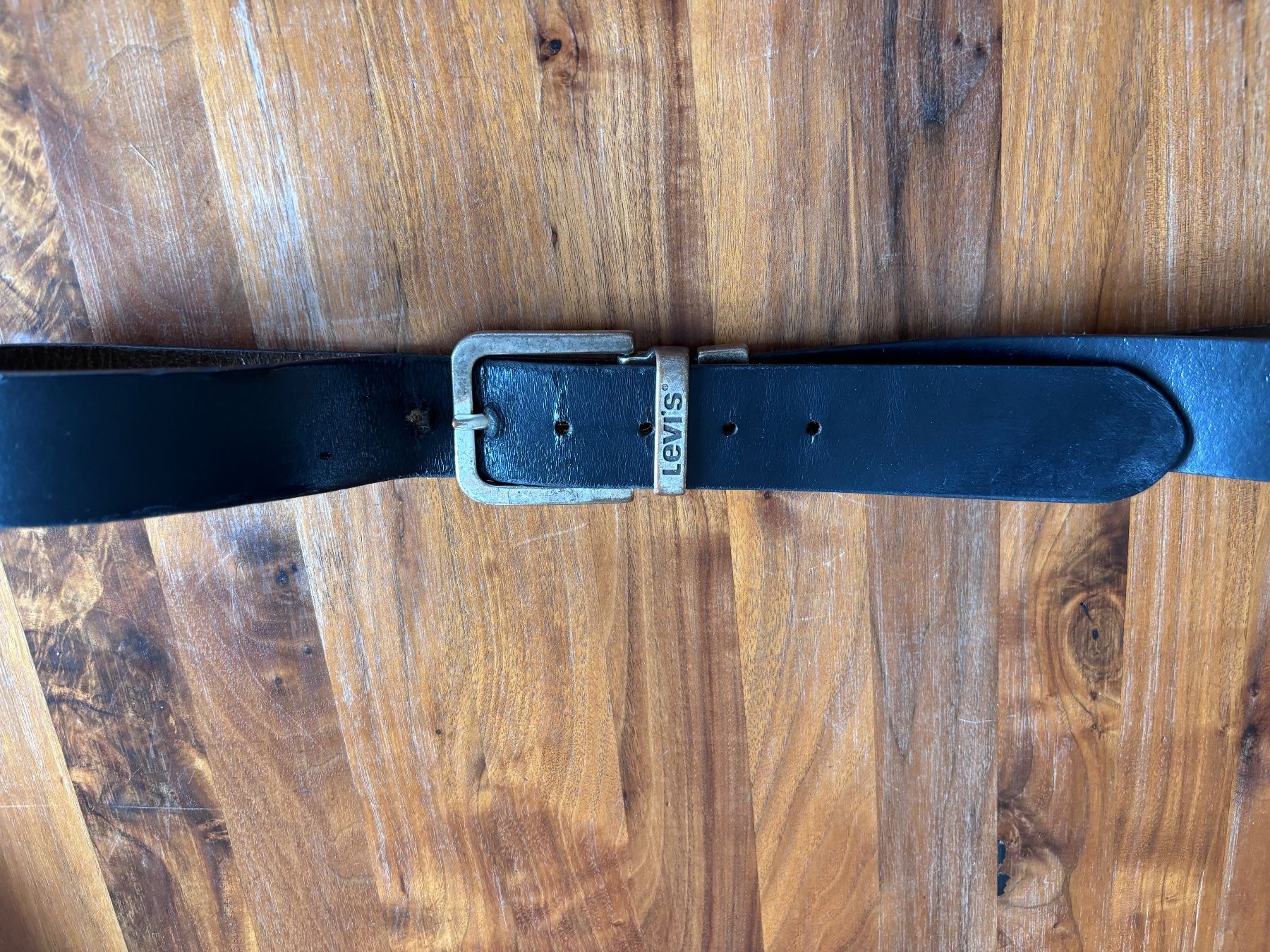 Levi's Cinture: Ledergurt Levis schwarz/braun  110 cm – Usato da Balsthal venduto da Uroby