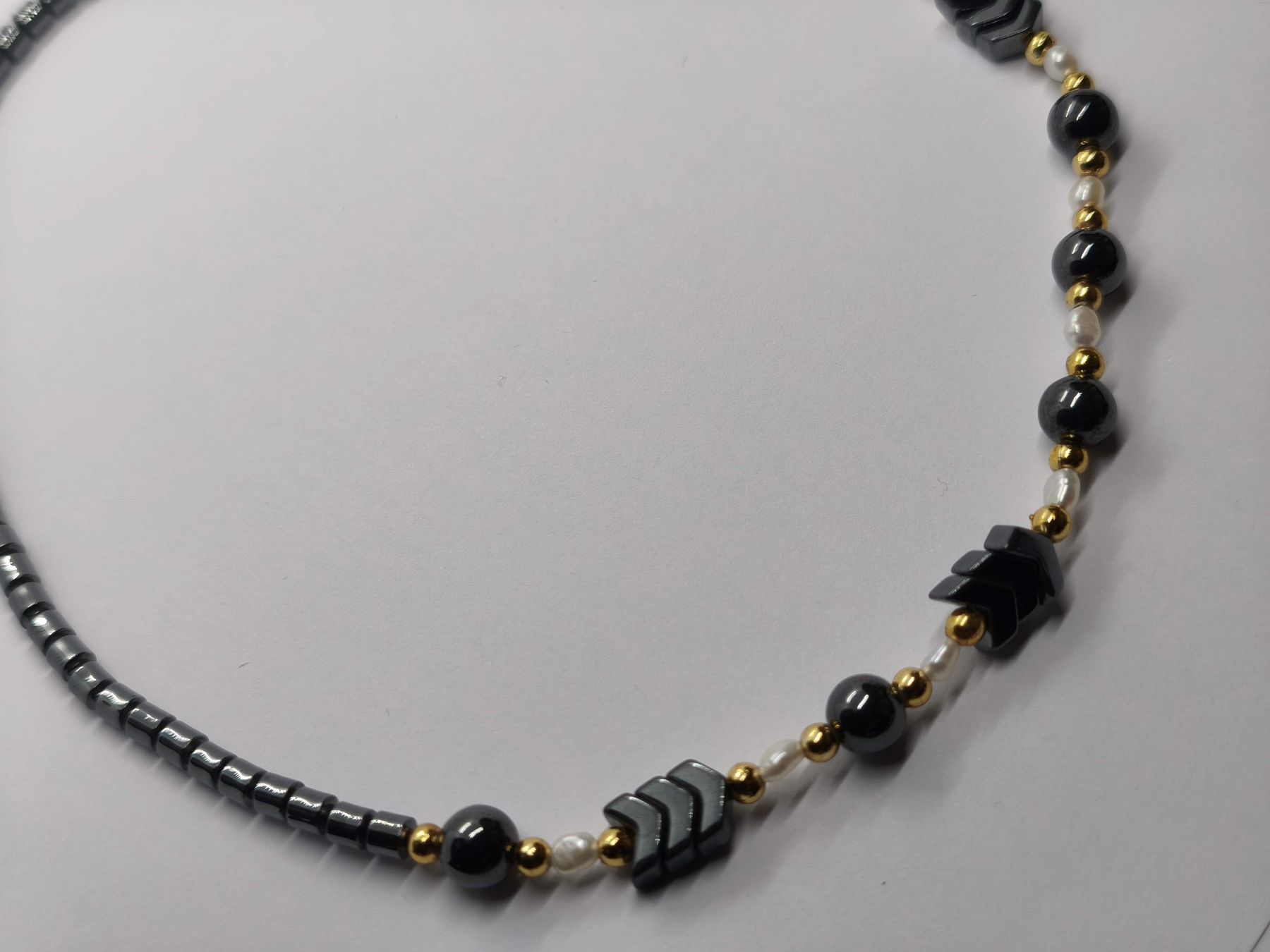 Catenine: Halskette Hematit echte Perlen Pfeile Goldfarben ca. 45cm – Usato da St. Gallen venduto da GIULESGG 4