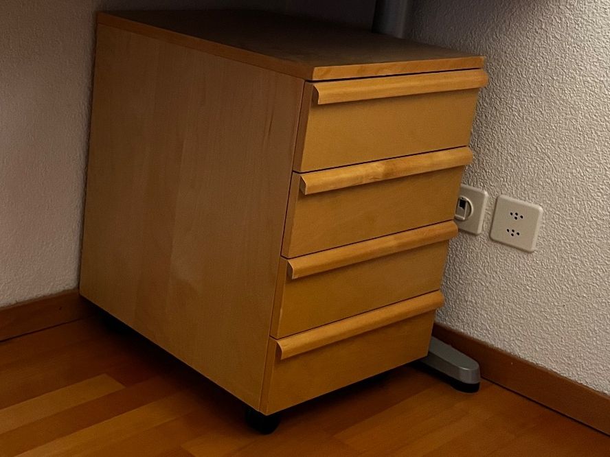 Ikea Eléments de bureau: Rollcontainer Buche 4 Schubladen guter Zustand – D'occasion à Büsserach par Biene019 2