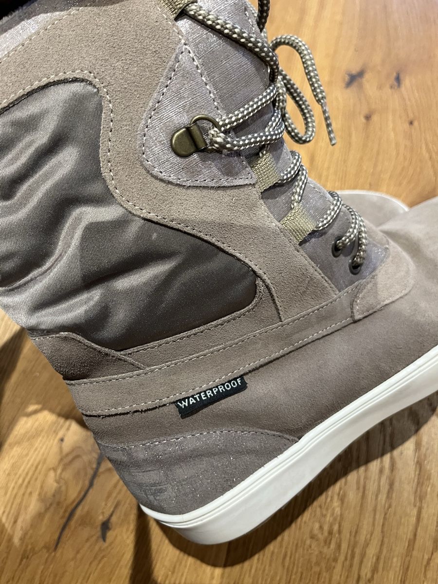 Scarpe da donna: Warm Winter Boots Waterproof Gr. 38 – Usato da Emmetten venduto da Small_Things666 3