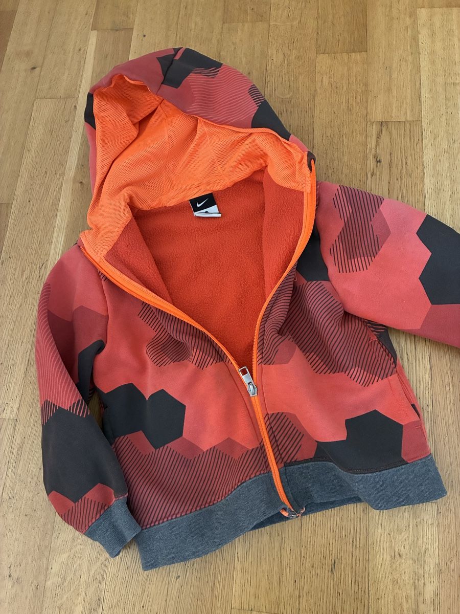 Nike Giacche & Cappotti: Sweatjacke Gr. 122, Nike – Usato da richterswil venduto da lunamarie001 1