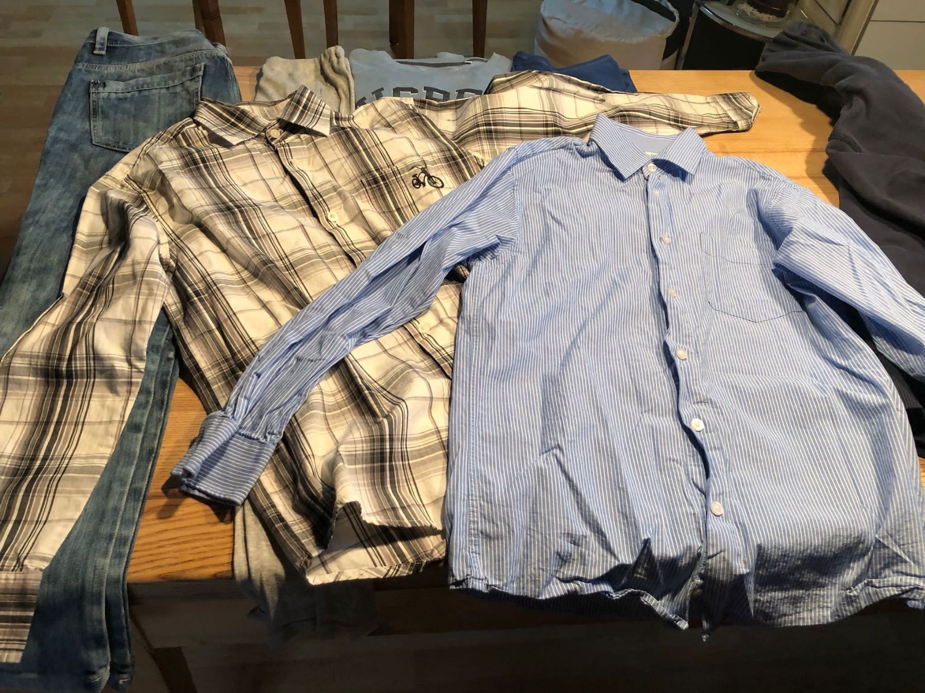 Lotti & Set di vestiti: 8-teiliges Knabenpaket 152-164 – Usato da Röschenz venduto da Tashroal 2