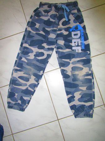 Militär Hose Grösse 152 geflickt