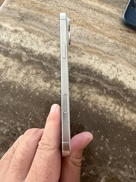 Portables: IPhone 16 Pro Max, 256 GB  – D'occasion à Lotzwil par le17vin12 2