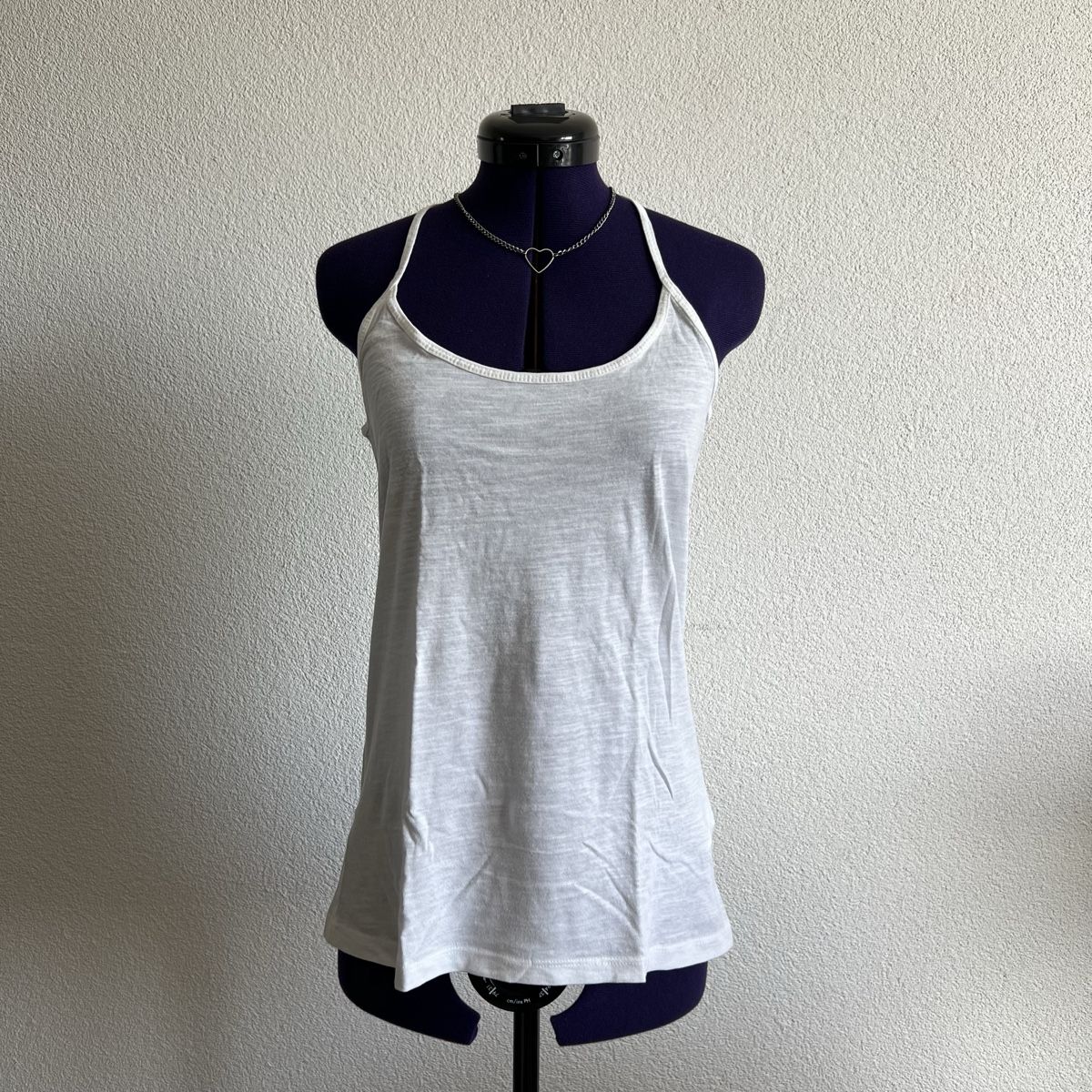 H&M Tops: H&M Basic Tank-Top Weiss XS – Neuf (Voir description) à Tagelswangen par SpicyChicken