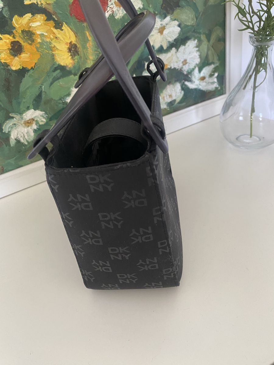 DKNY Taschen für Damen: DKNY bag - Stylish & compact - Perfect for summer! – Neu (gemäss Beschreibung) aus Herrliberg von non_5qdb 4