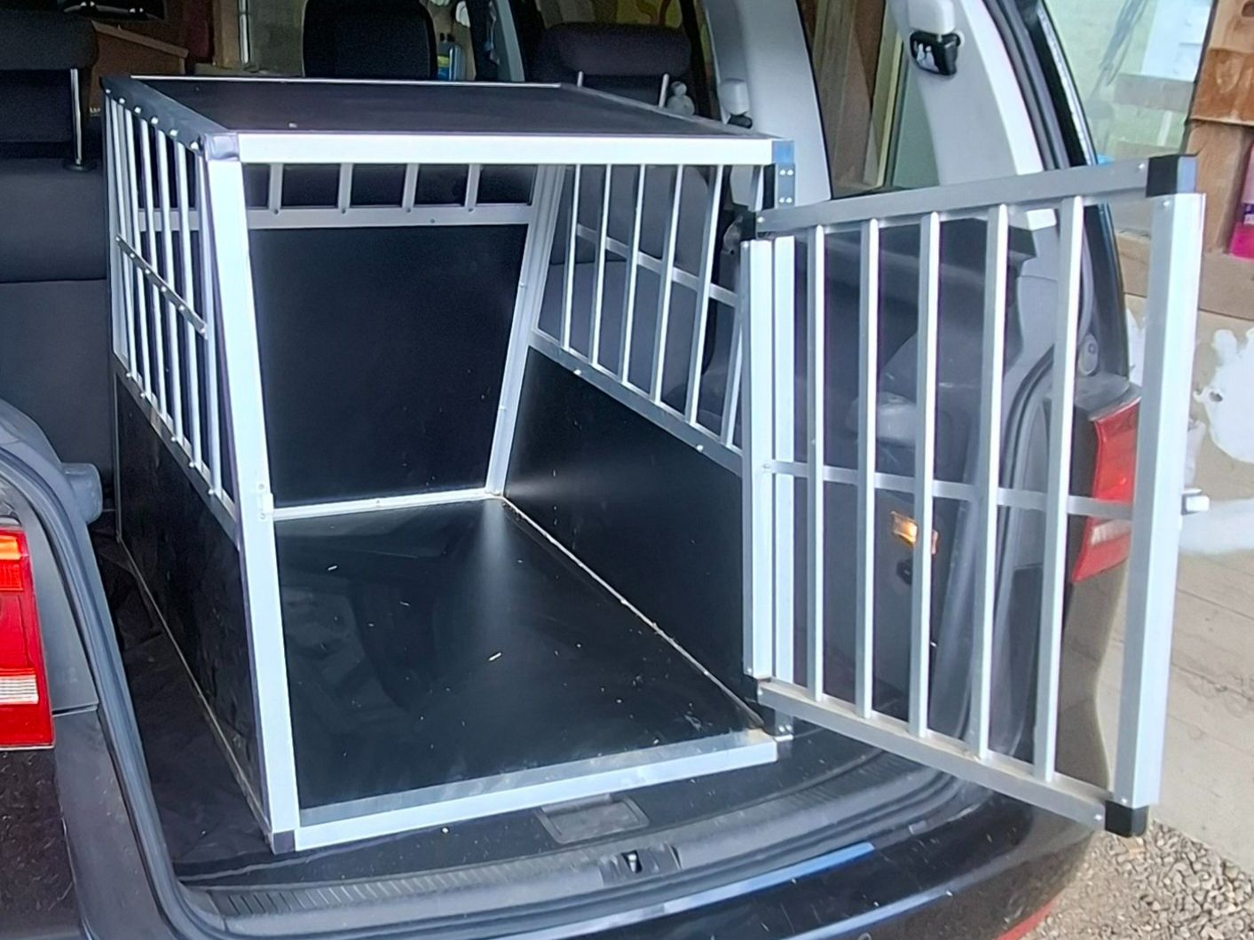 Käfige, Transport & Sicherheit: Hundebox Aluminium – Gebraucht aus Kleindietwil von u7h6 1
