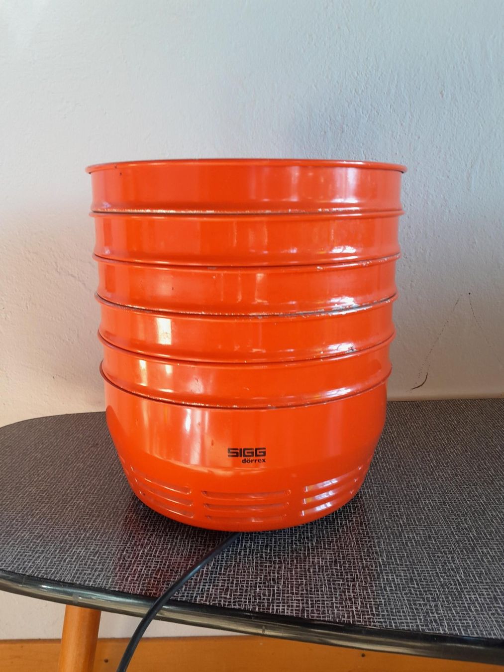 Sigg Appareils de cuisine: Sigg Dörrex / Dörrautomat mit 4 Sieben – D'occasion à Männedorf par Bel-view
