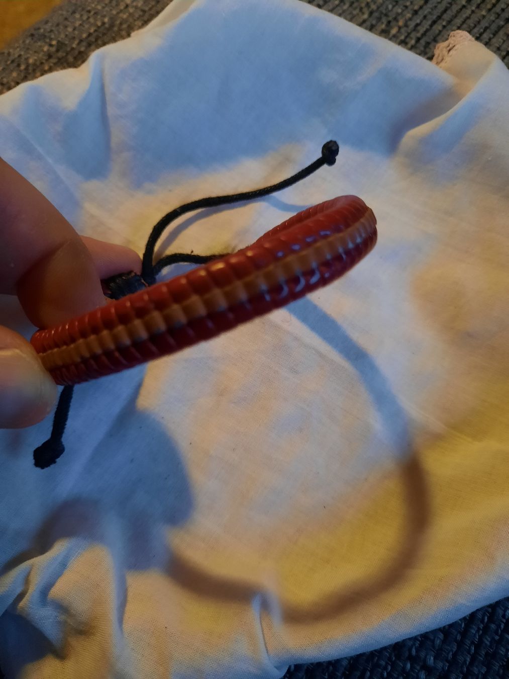 Bracciali & Braccialetti: Rotes Lederarmband - verstellbar – Nuovo (secondo la descrizione) da Unterterzen venduto da elebo 3