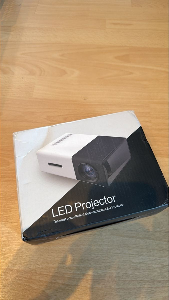 Vidéoprojecteurs: LED Mini Projektor neuwertig OVP – D'occasion à Brittnau par j.r.b
