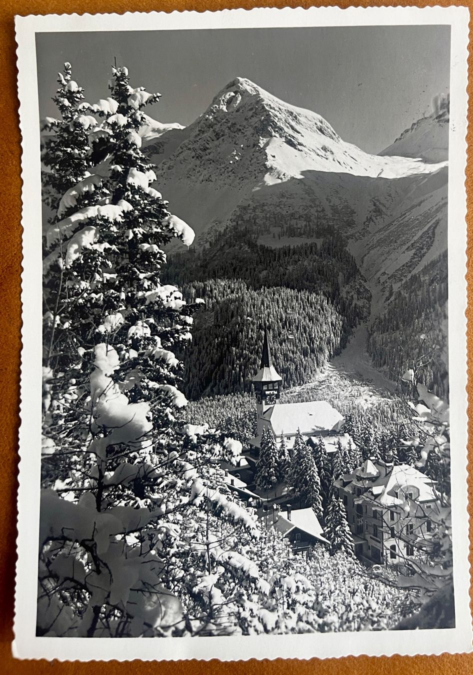 Cartoline postali: AK:  AROSA - Dorfkirche 1937 – Usato da Lutry venduto da Ediego