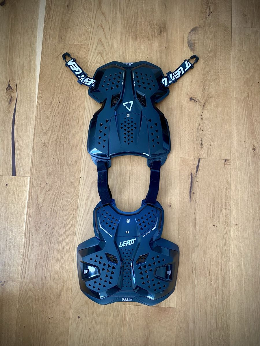 Leatt Protections: Leatt Body Protector 3.5 Brust- und Rückenpanzer – D'occasion à Gelterkinden par Poili 1