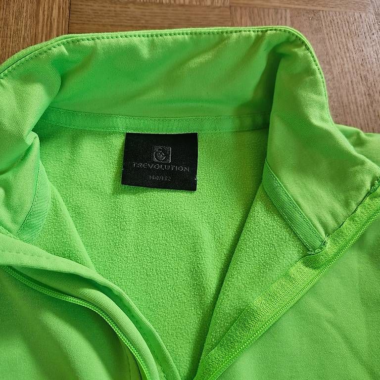 Maglioni & Felpe: Pullover Jacke Trevolution Fleece, Gr. 140/152, neon hellgrü – Usato da Berikon venduto da LaGizmo5 3