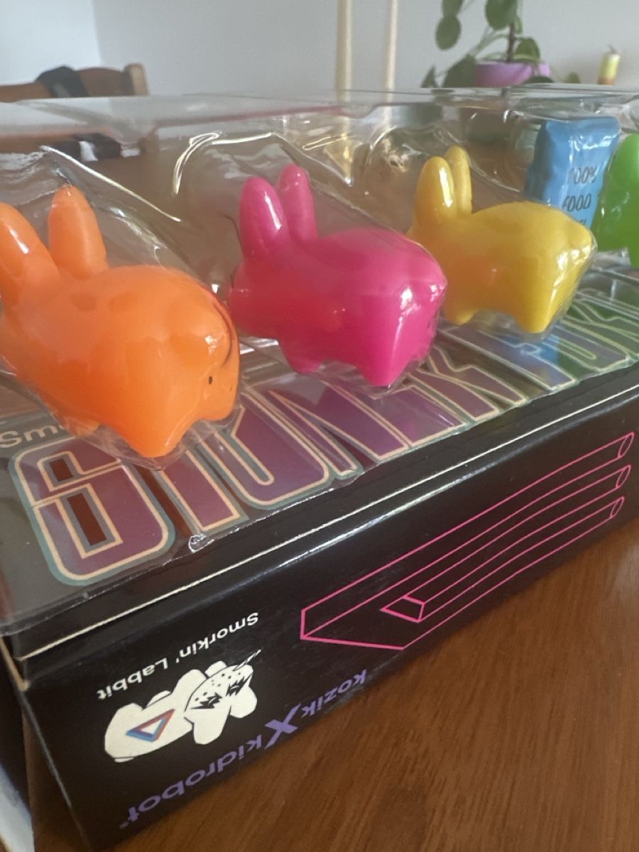 Statuette: Kidrobot x Kozik: Stoner Fort - Boxset 2010 – Nuovo (secondo la descrizione) da Bern venduto da Sunne2003 3