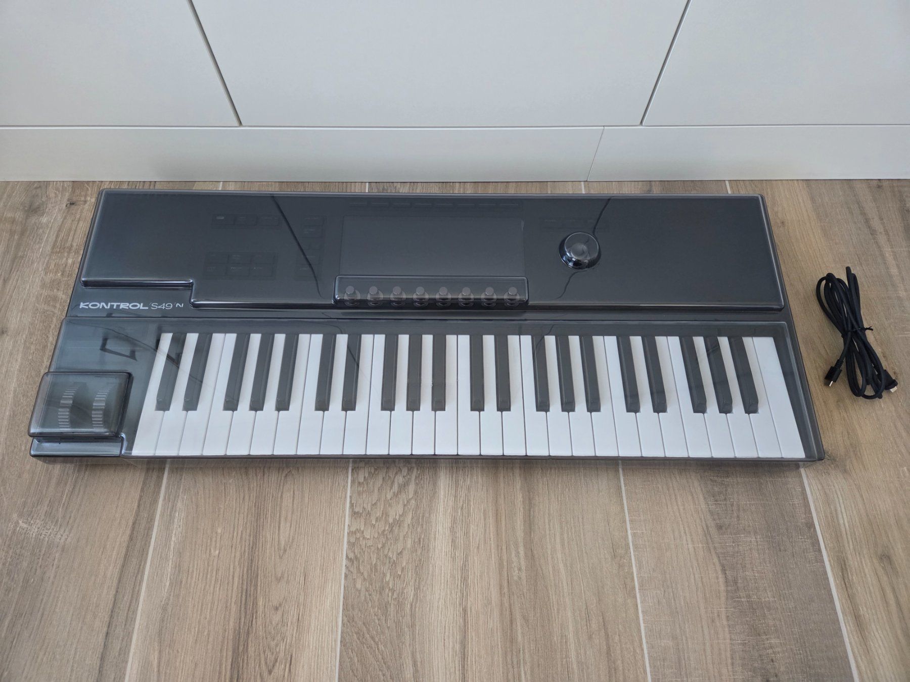 Native Instruments Strumenti musicali: Native Instruments Kontrol S49 MK3 inkl. Decksaver – Nuovo (secondo la descrizione) da Birmensdorf ZH venduto da arcticmonkey91 1