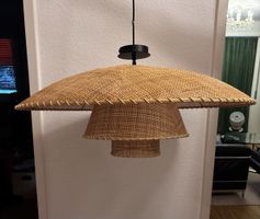 Aussergewöhnliche grosse Rattan Lampe im Stil von Poulsen