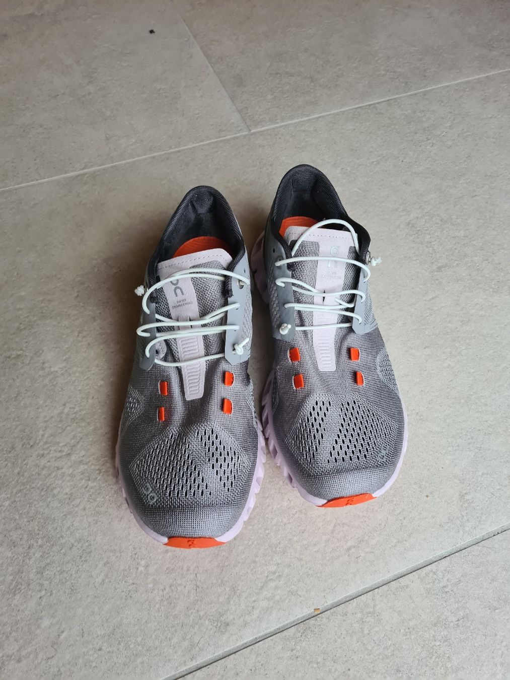On Scarpe da donna: ON Cloud x Gr. 38 neuwertig! – Usato da frutigen venduto da Plethora14 3