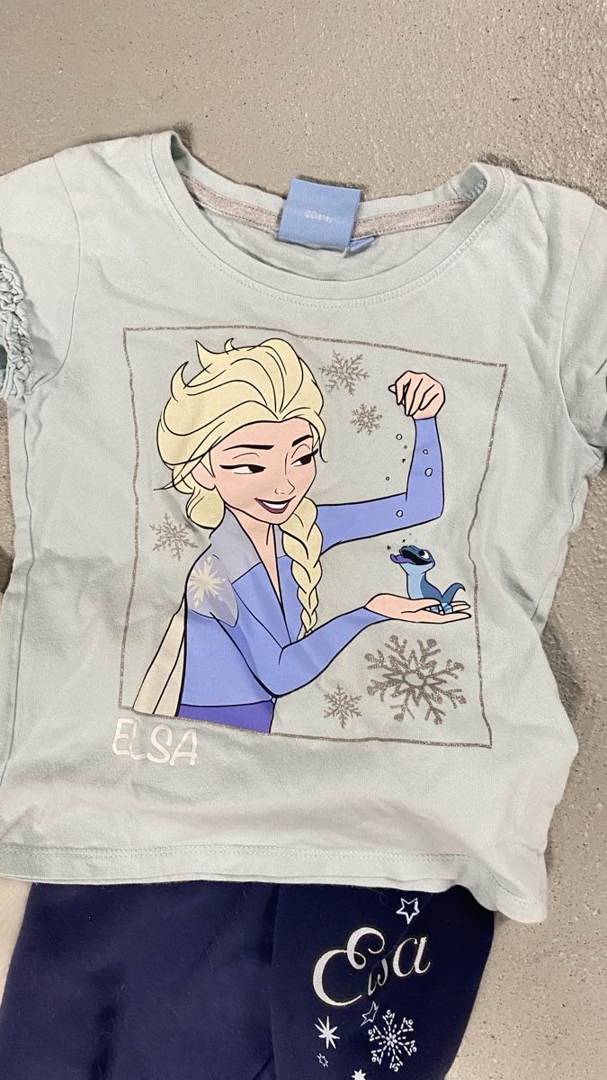 Lotti & Set di vestiti: Elsa Kleider Set 5-6 Jäjrig – Usato da Beinwil (Freiamt) venduto da Akgeun