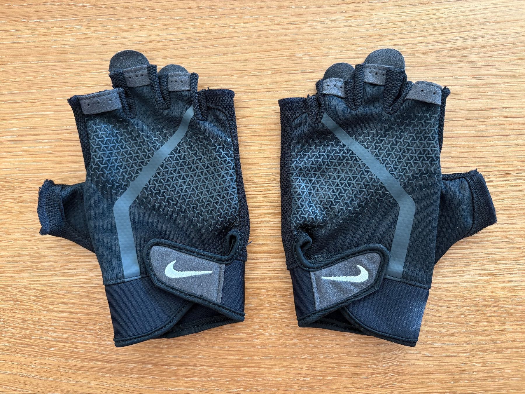 Altri accessori da uomo: Nike Extreme Trainingshandschuhe Polyester, Gr. S – Nuovo (secondo la descrizione) da Sutz venduto da adrian.kaeser
