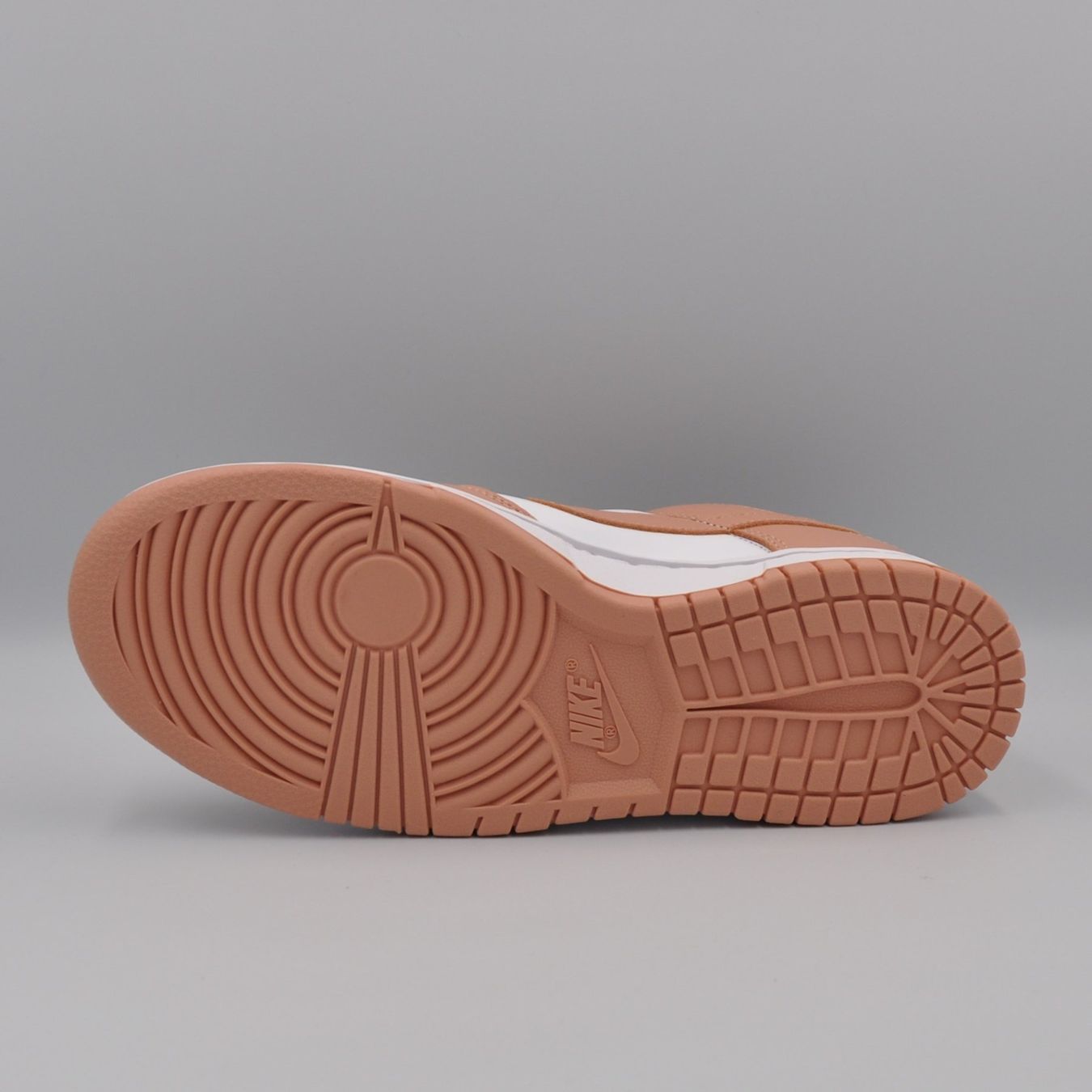 Nike Scarpe da donna: Nike Dunk Low Rose Whisper 39 – Nuovo e nell'imballaggio originale da Bern venduto da SneakerheavenLT 6