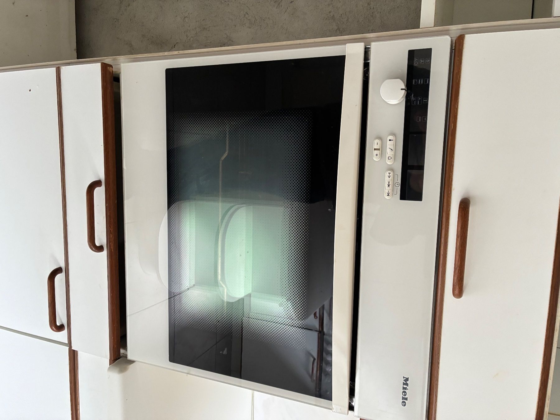 Miele Forni: Miele Ofen – Usato da Zürich venduto da Projektinterim 2