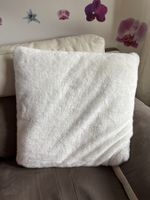 Grand Coussin maison du monde blanc fausse fourrure doux