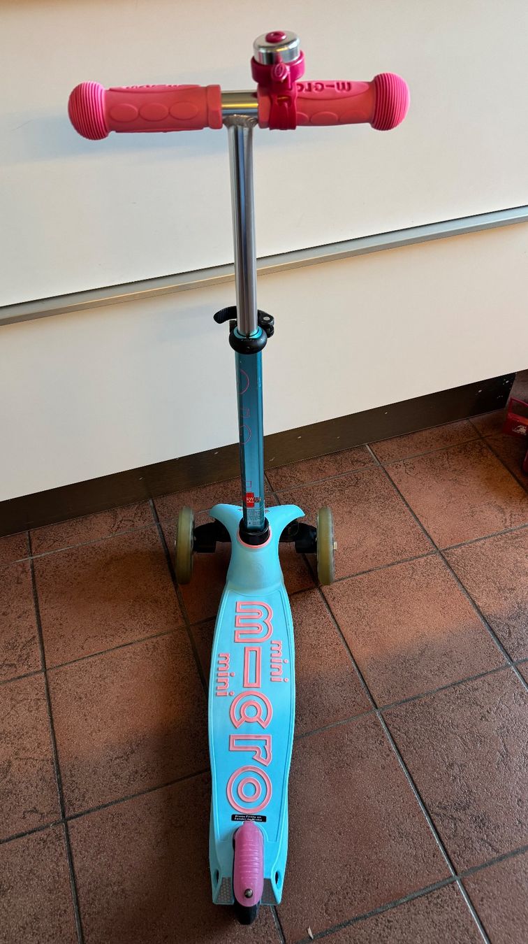 Micro Veicoli per bambini: Micro mini trottinette avec cloche:  40.- – Usato da Veyrier venduto da rod_8x28 1