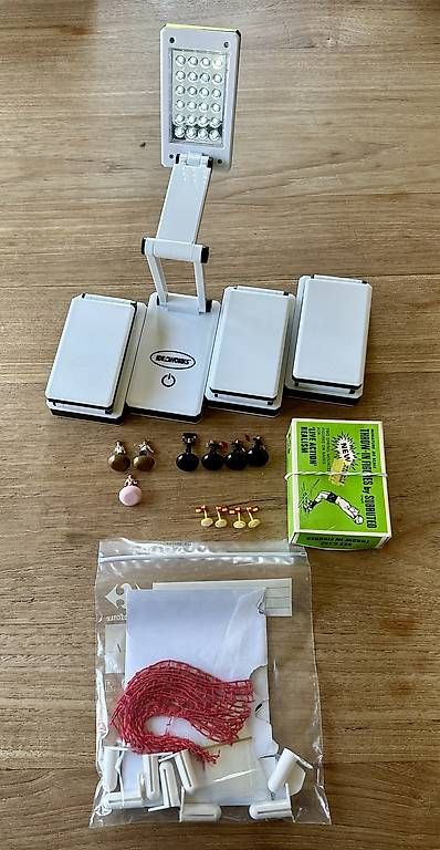 Giochi: Subbuteo foot figurines spéciales et projecteurs de stade – Nuovo (secondo la descrizione) da Vich venduto da Saibosan 3