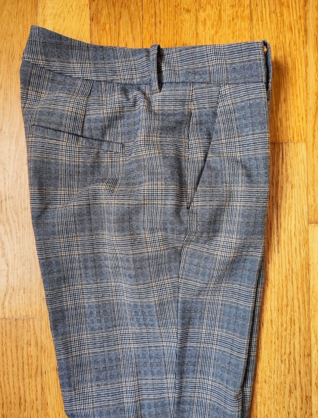 Zara Hosen: Joli pantalon Zara Taille 38 M – Gebraucht aus Carouge GE von for_8yym