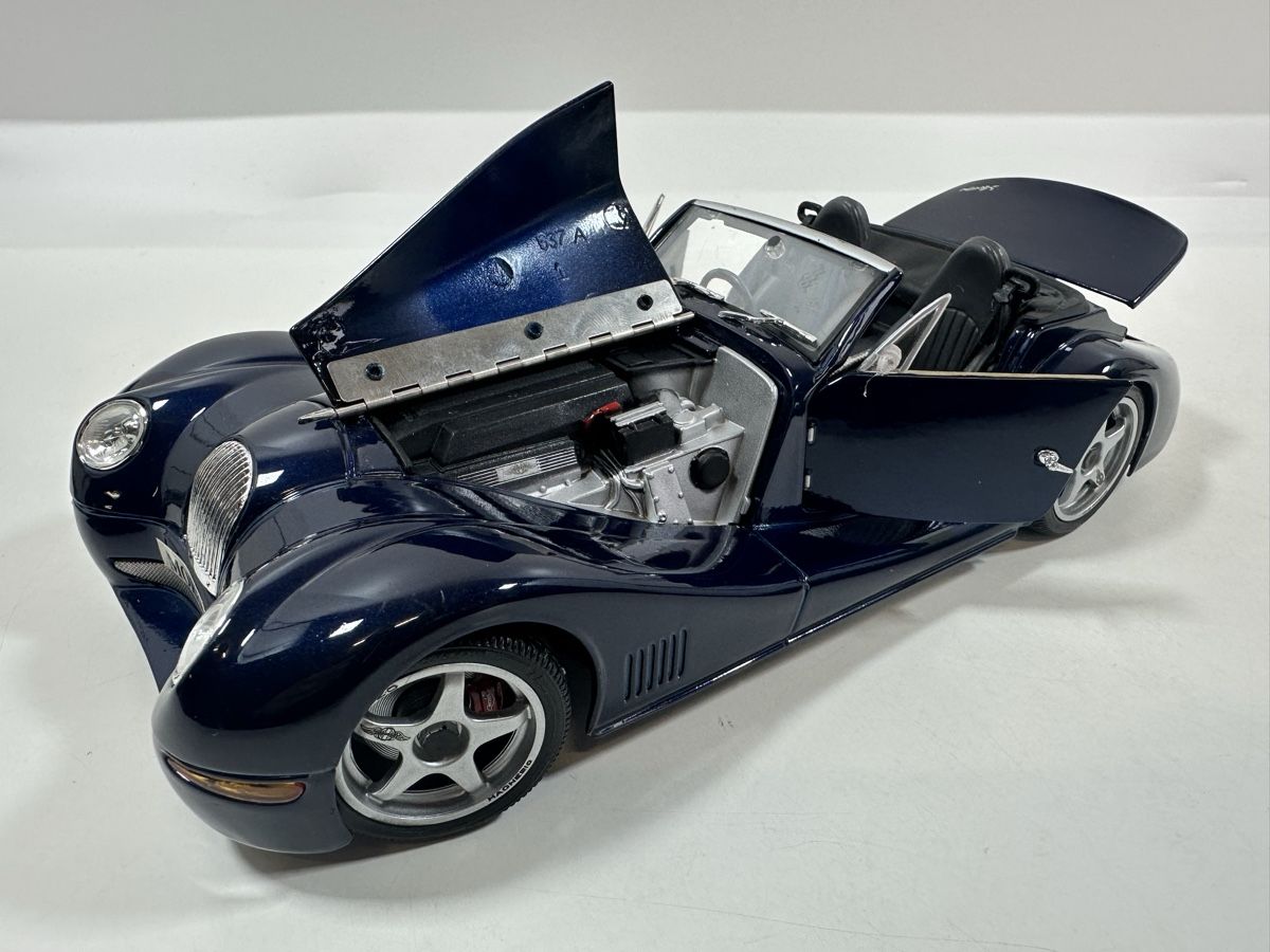 Bburago Modellini d'auto: Morgan Aero 8 1:18, dunkelblau, BBURAGO – Usato da Zofingen venduto da rf9_x2xt 7