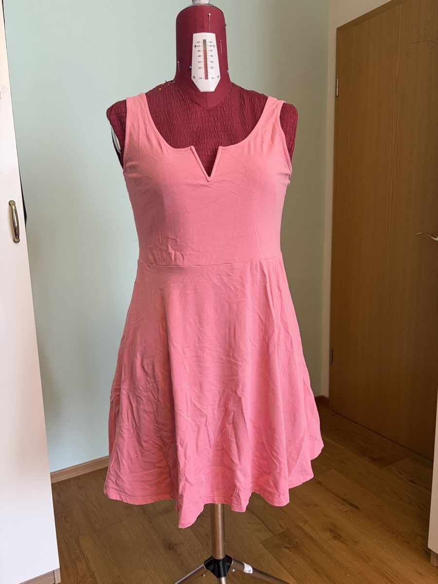 Vestiti & Gonne: Vestito rosa  – Usato da Comano venduto da gea_98nj
