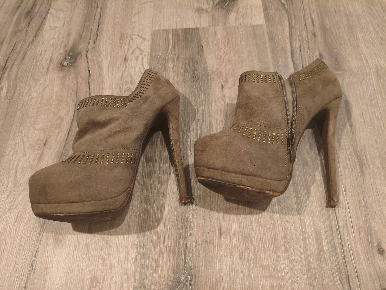 Scarpe da donna: Scarpe con il tacco – Usato da Bioggio venduto da OresteIronix 1