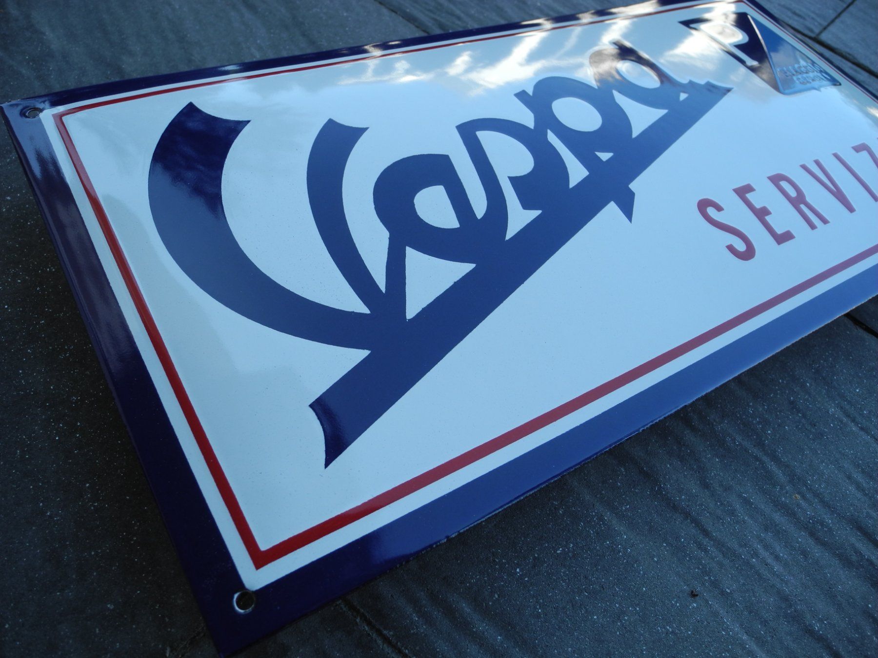 Vespa Insegne: GROSSES VESPA EMAILSCHILD – Usato da Reinach AG venduto da Huckleberrysix 1