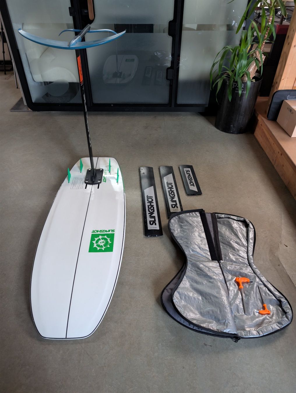 Slingshot Tavole da surf e di nuoto: Wakefoil / Wakesurf Slingshot – Usato da Ormalingen venduto da sopra_energie 2