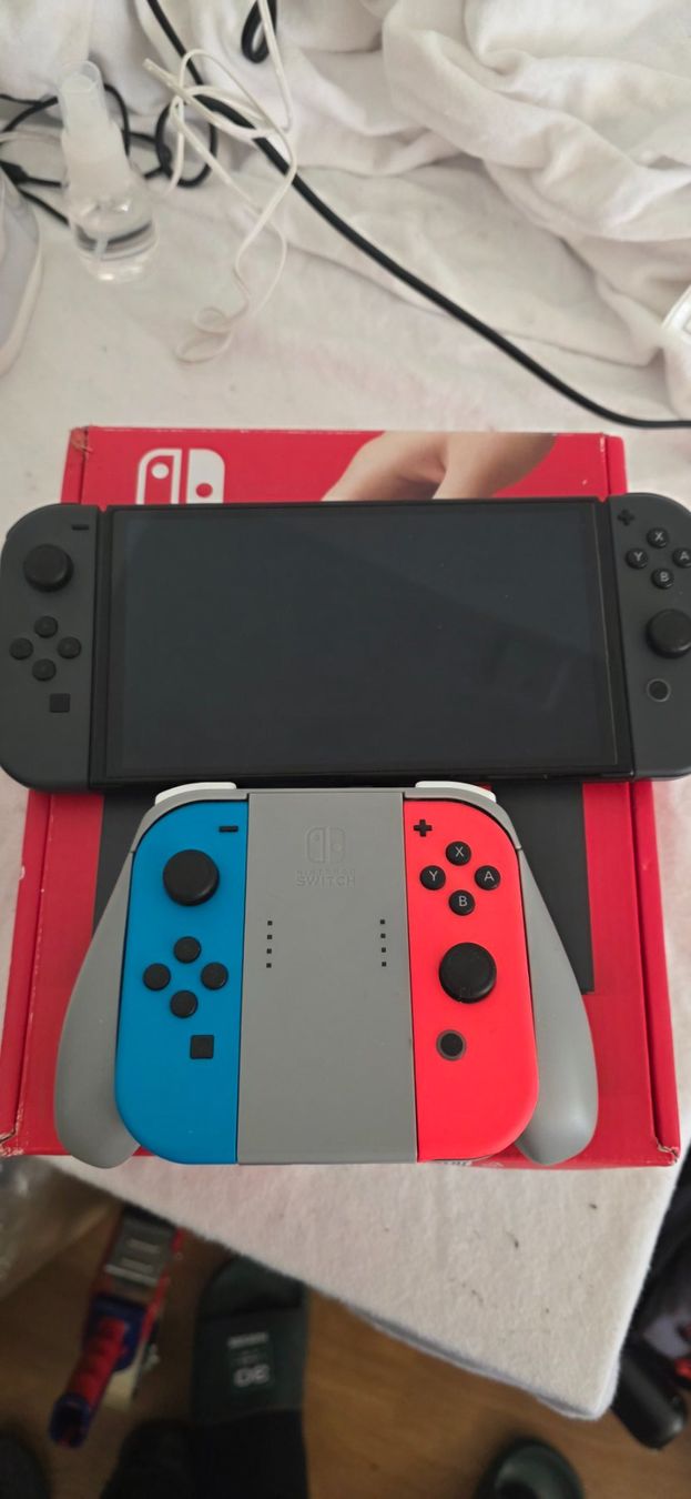 Nintendo Konsolen: Nintendo Switch Oled – Gebraucht aus Ulisbach von Old_Science