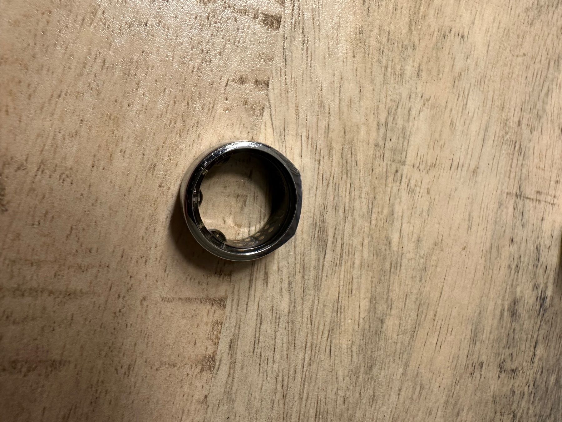 Oura Ringe: Oura Ring 3, Silber, Gr. 6, inkl. Ladegerät – Gebraucht aus Zürich von anyka 1