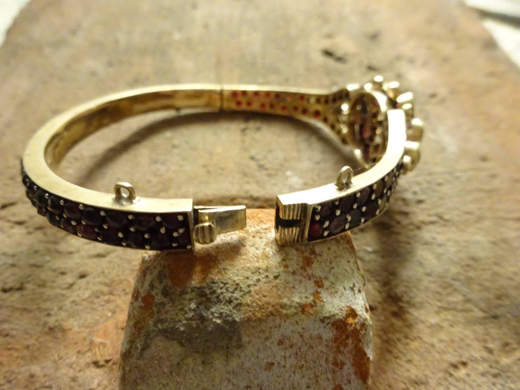 Bracciali & Braccialetti: Antiker Granat Armreif – Usato da Esslingen venduto da FetteSchnecke 5