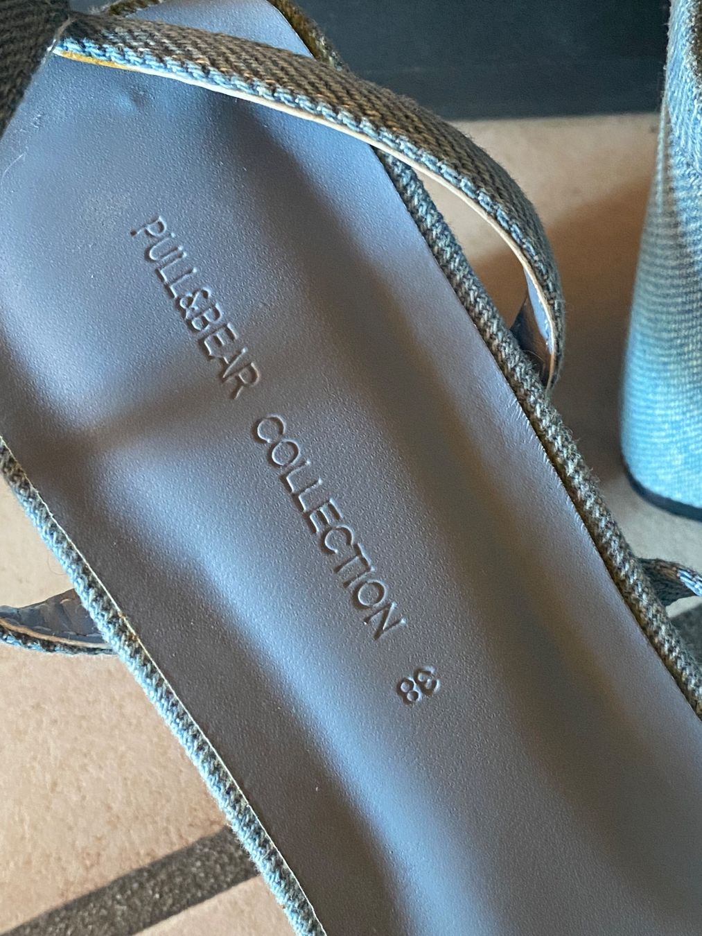 Pull&Bear Chaussures femmes: Pull & Bear Jeans Sandalen mit Blockabsatz – D'occasion à Delémont par sedlas 5