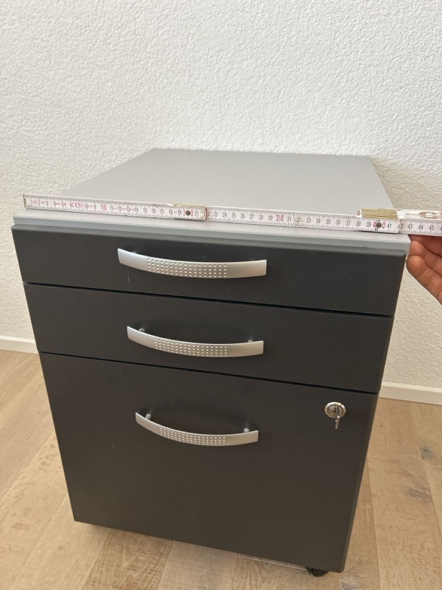 Eléments de bureau: Büro Möbel – D'occasion à Hausen AG par obi92 6