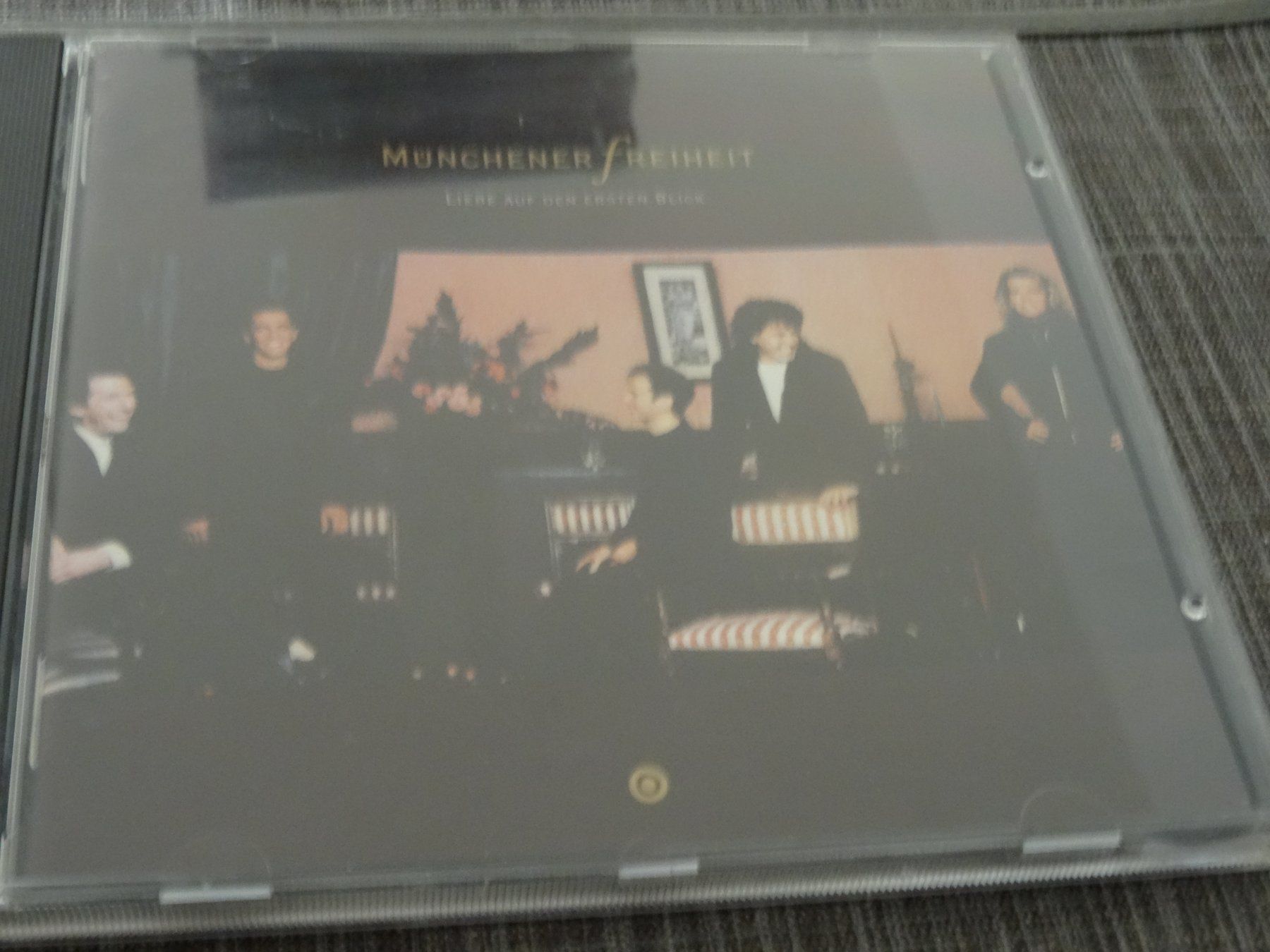 CD: Münchner Freiheit - Liebe auf den ersten Blick CD – Usato da Olten venduto da Disc-Ausverkauf