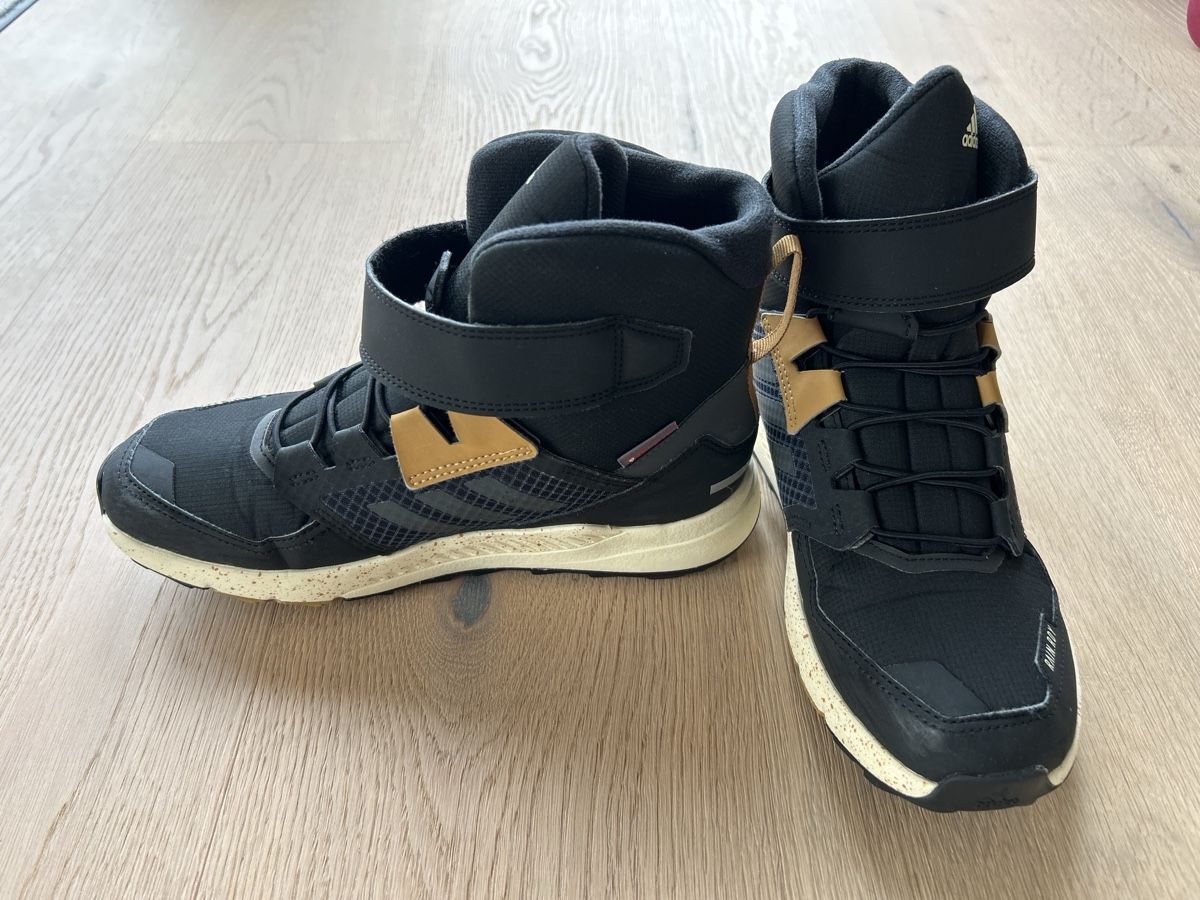Adidas Scarpe da uomo: Adidas Terrex Winter-/Wanderschuhe schwarz Grösse 38  – Usato da Wabern venduto da HAWK28