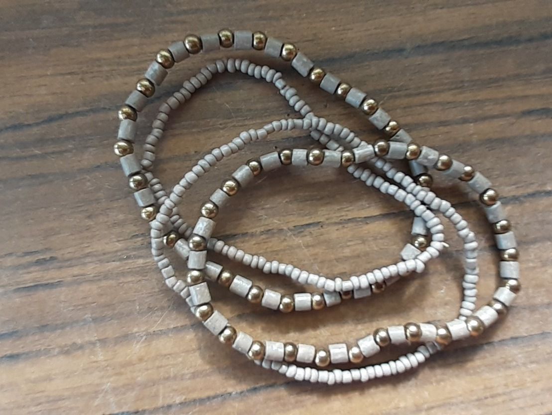 Armbänder & -reifen: Armband 4 Stück Modeschmuck – Gebraucht aus Mörschwil von wunderkiste44 3