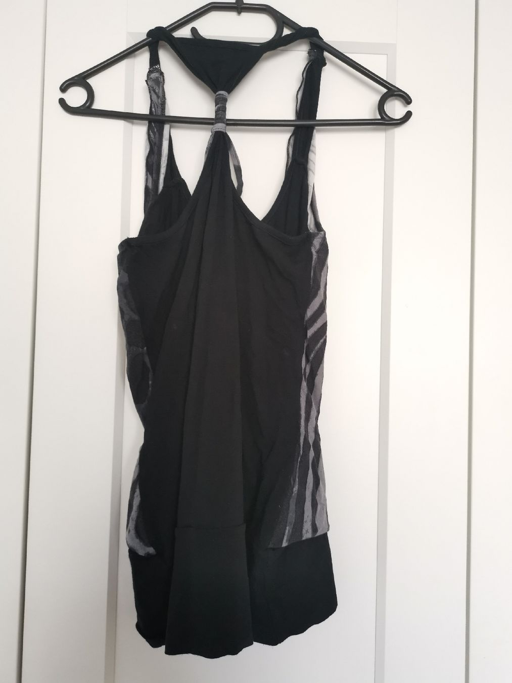 Tops: Top mit Ketten – Gebraucht aus Zürich von Immoertel 1