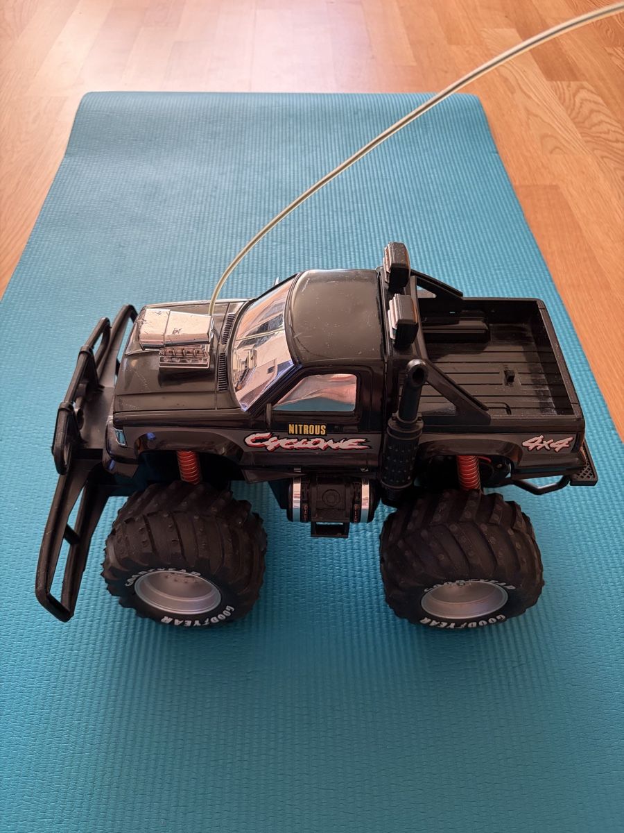 Modellismo RC: Ferngesteuertes Auto - Nitrous Cyclone 4x4 – Usato da Zürich venduto da Bomboo 1